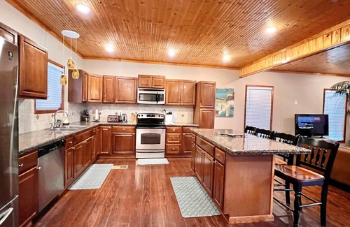 Milam Cabin | Luxury Waterfront Lodge In Toledo Bend Lake