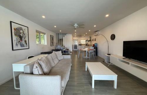 Jolly Harbour Villa | Luxury Waterfront Villa 431 F