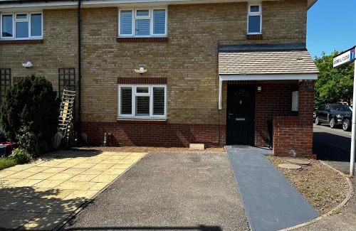 Syon House | Luxury West London 3BR House, Cul De Sac