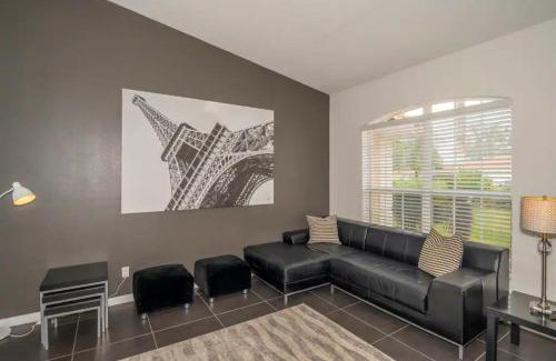 Inverness House | Luxury with a pool