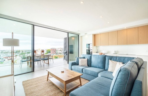 Lagos Apartment | Luxury with Marina View (JL5-4A)