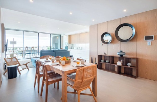Lagos Apartment | Luxury with Marina View (JL5-4A)