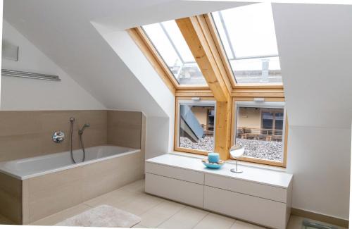 Neusach Apartment | Luxus für 2 am Weissensee mit privatem Seezugang