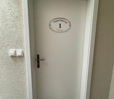 Neuenburg Apartment | Luxus Lindenhof Apartments -Ferienwohnungen in Friesland an der Nordsee am Naturschutzgebiet Urwald
