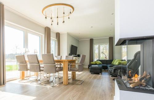 Krakow am See House | Luxus-See-Domizil mit Sauna, Kamin und Boot-130 qm für 6 Personen