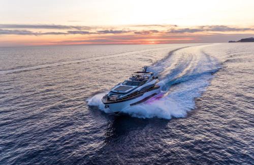 Portals Nous Boat Rental | Luxusyacht Mallorca