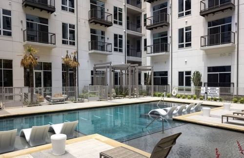 Legacy Park Apartment | LuxVacay At Legacy West