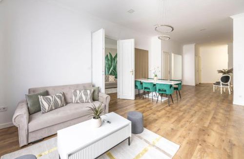 Kispest Apartment | Luxy Central Spacious & Cozy Residence with Balcony