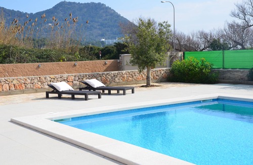 Son Servera Villa | Luz de Sol is a fantastic newly built beach side villa 25 meters from the beach
