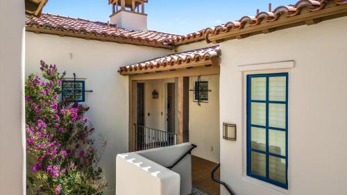 La Quinta Apartment | LV216 Upstairs 2 Bedroom Legacy Villas Lock-Off