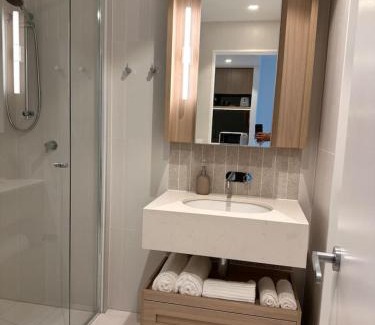 Brisbane Central Business District Apartment | LVL43 Queens Wharf 1BR Apartment