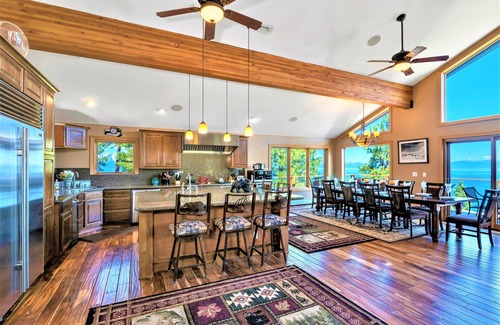 Zephyr Cove House | Lx10 lakeview jewel of sierra theater , hot tub