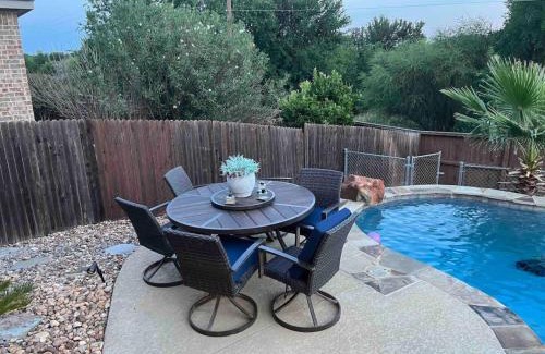 San Antonio Villa | Lxry 7BR, Heated Pool and Spa near attrns, St2
