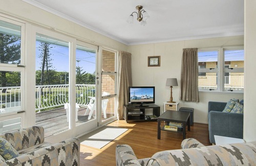Bilinga House | LYDSTEP - The beach shack with heaps of charm + character.
