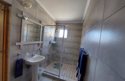 Vineta Apartment | Lyn's Self Catering