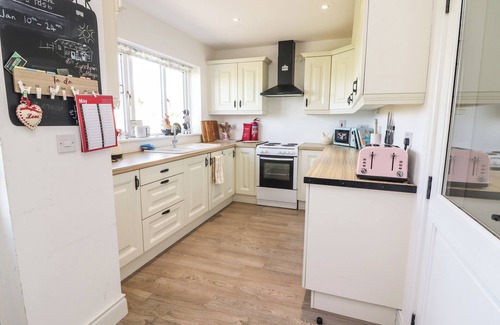 Bruff Cottage | LYNCHPIN COTTAGE, pet friendly in Bruff, County Limerick