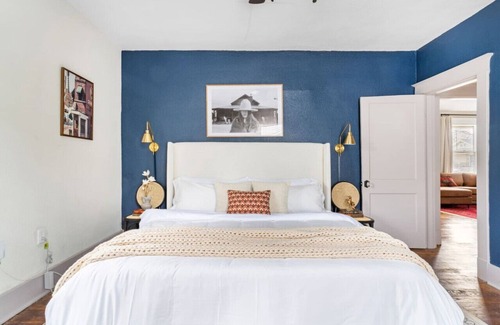 Crosstown House | Lyndale Ave Draft Listing