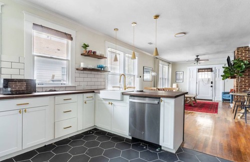 Crosstown House | Lyndale Ave Draft Listing