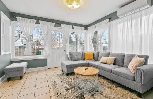 Powderhorn House | Lyndale Pleasant Getaway