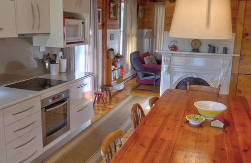 Trentham Cottage | Lynden Cottage - built 1884 in the heart of Trentham
