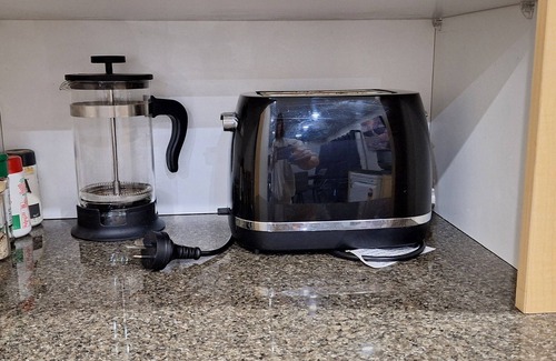 Altona Apartment | Lyndoch Retreat – 2BR with Pool, BBQ & Fire Pit