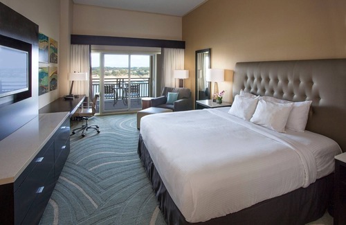 Lakeway Hotel | Lyndon B. Johnson Suite at Lakeway Resort & Spa, Outdoor Pool!