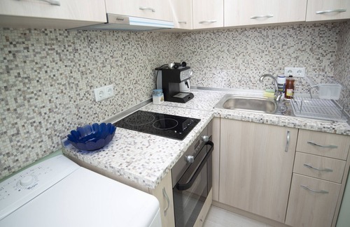 Burgas Center Apartment | Lynn's Oasis-Ocean Touch in Core Downtown