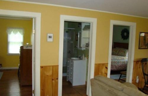 Plattsburgh House | Lynns Cottage at Heron Ledge
