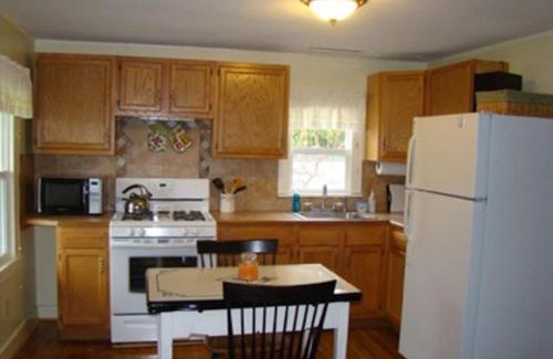 Plattsburgh House | Lynns Cottage at Heron Ledge