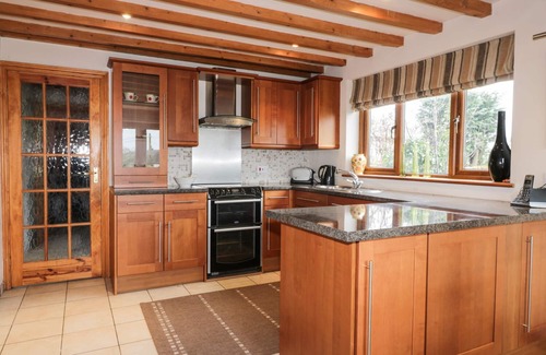 Drybrook Cottage | LYNTON HOUSE, family friendly, with a garden in Drybrook