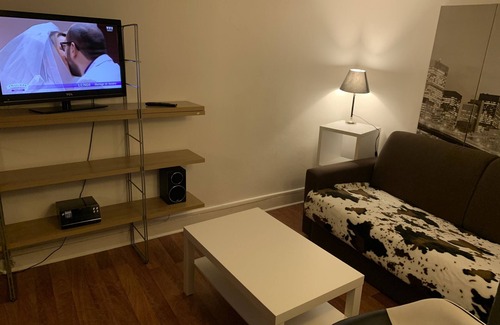 Moliere Vauban Apartment | Lyon 6e apartments located 2 minutes from the Halles de Bocuse and La Pardieu.