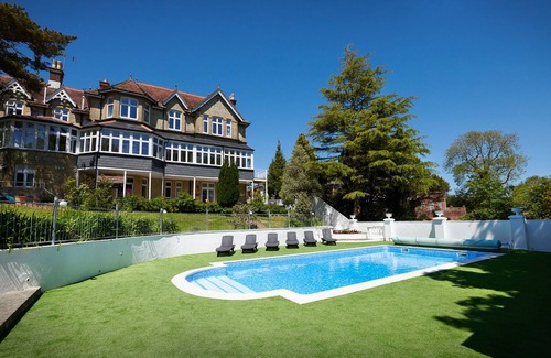 Shanklin Cabin | Lyon Court - The Old Stable - Wooden Cabin (sleeps 3), with Pool