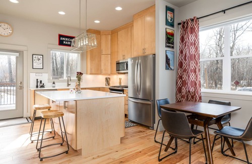 Four Corners House | Lyons Depot - Gallatin River Trail Access And Close to Bozeman Hot Springs.