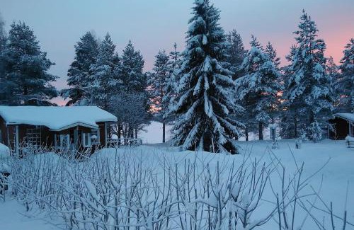 Rovaniemi Ski Chalet | Lysti Cottage by the lake and magical countryside