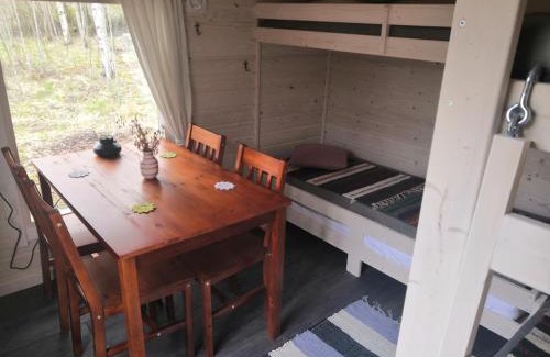Janakkala Bed & Breakfast | Mäentaustan aitat