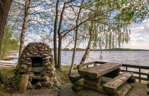 Kulennoinen House | Mäntyrinne by Interhome