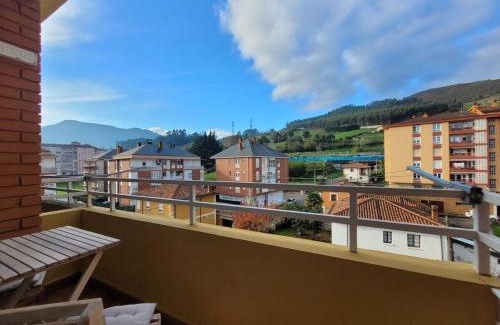 Los Corrales de Buelna Apartment | Mély Apartment