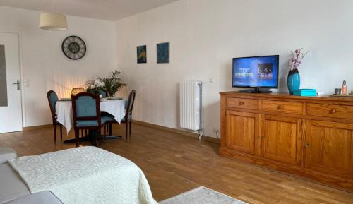 Acheres Apartment | Mésange d Atlas - North West Paris Suburbs