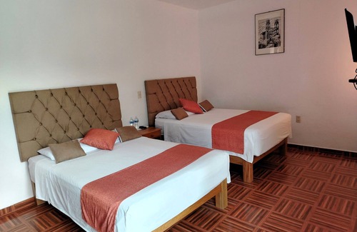 R Hotel | México Lindo