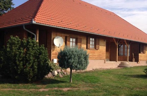 Cserkut Apartment | Mézesfészer apartman