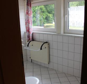 Crawinkel Apartment | Möblierte Zimmer mit Gemeinschaftsküchen und Wohnungen in Thüringen Wald