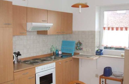 Emden Apartment | Müller, Apartments Andreas - apartment below, shower, toilet, 1 bedroom