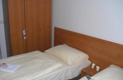 Hostinne Hotel | Městský Hotel Dorinka