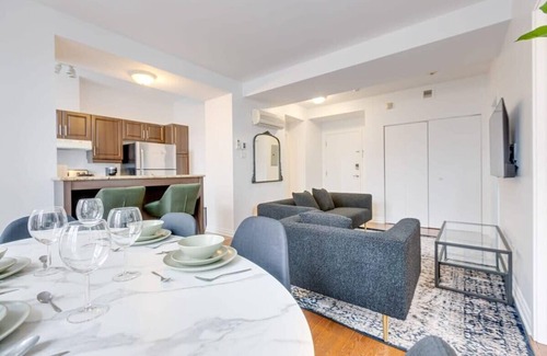 Milton Park Apartment | M11 | Boulevard Suites:Cozy 2-BR in DT Montreal 2E