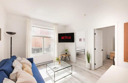 Mile End Apartment | M11 Gorgeous Modern 2BRSofaBedHeart of Plateau