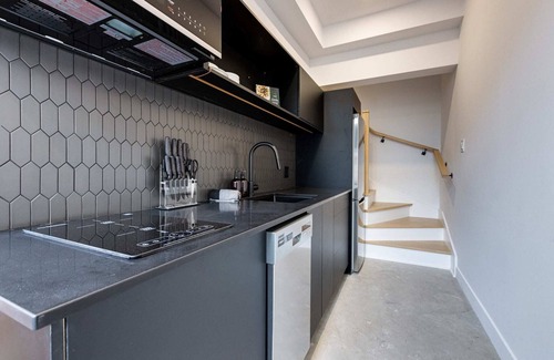 Mile End Apartment | M11 | Le Mile End - Chic 2BDR unit in MTL-1D