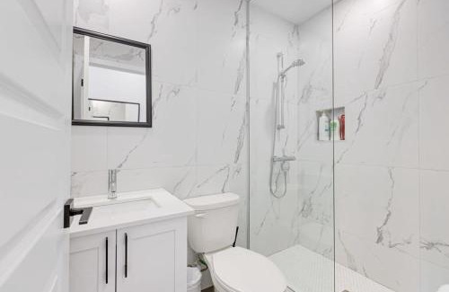 Mile End Apartment | M11 Neat & Spacious 1BR in Heart of Plateau MTL