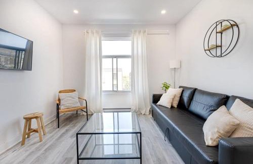 Mile End Apartment | M11 Neat & Spacious 1BR in Heart of Plateau MTL