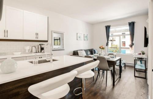 Mile End Apartment | M11Upscale 1BR Sofabed in heart PlateauMile-end