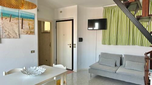 Marcelli Apartment | M386 - Marcelli, trilocale con giardino e vista mare